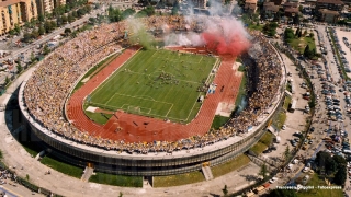 Lo Stadio Bentegodi nel 1985 durante i festeggiamenti per la vittoria del primo scudetto dell'Hellas Verona (credits to Francesco Grigolini)